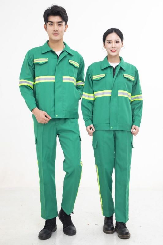 綠色環(huán)衛服